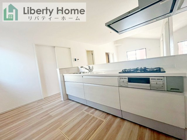 土浦市摩利山新田１期　新築戸建　2号棟のキッチン