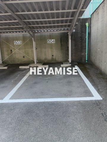 西諫早ハイツD棟の駐車場