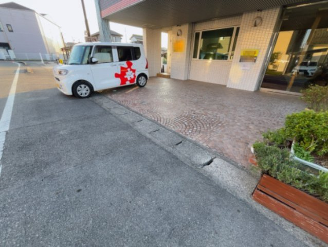 共和町2丁目店舗の駐車場