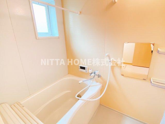 ブランシェ広峯の浴室|小窓付きで追い焚きや乾燥機のある浴室☆彡