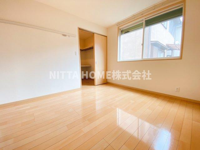 ブランシェ広峯の内装|６．４帖の洋室です＊