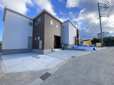 【前面道路含む現地写真】 | 沖縄市南桃原（全8棟）4号棟 | ※北側道路4.5m♪