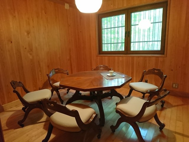 【動画付き】旧軽井沢 三笠別荘地 高台にある中古戸建の洋室