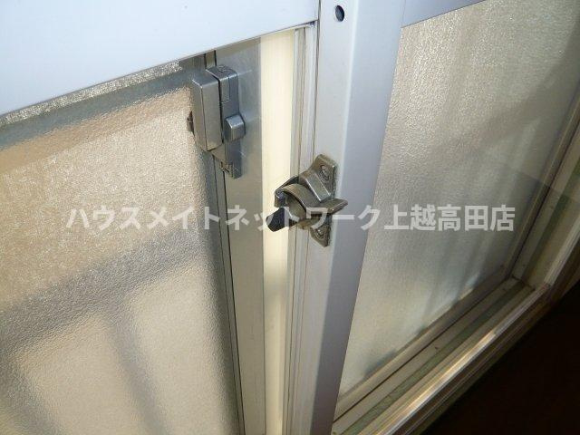 エイペックスⅠのセキュリティ|二重サッシ（同室タイプ１２２号室の画像を掲載）