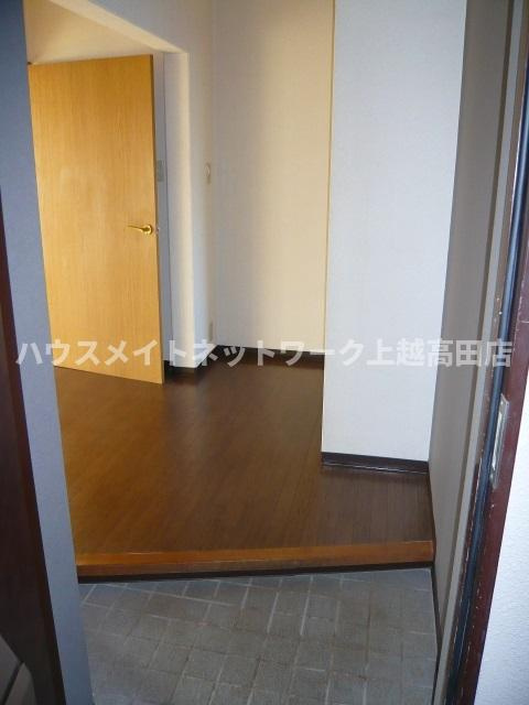 エイペックスⅠの玄関|玄関（同室タイプ１２２号室の画像を掲載）