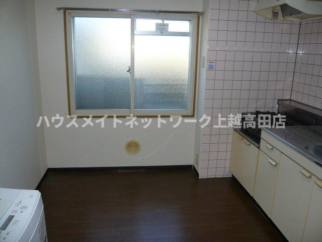 エイペックスⅠの居間・リビング|ＤＫ（同室タイプ１２２号室の画像を掲載）