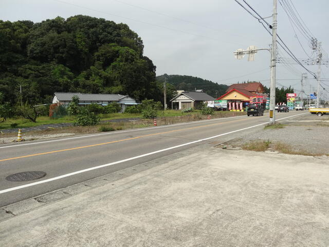 滝の宮町　売土地の前面道路含む現地写真