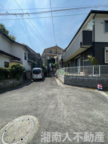 小田原市中村原　戸建の前面道路含む現地写真|前面道路含む現地写真です