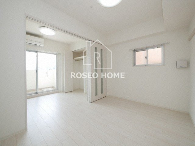 プライマル南森町パークビューの居間・リビング