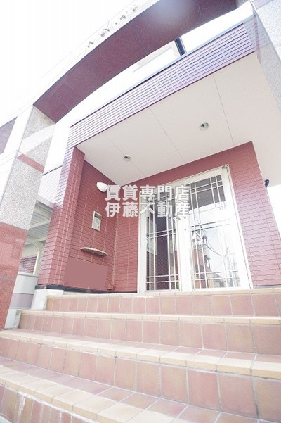 N’sハイツのエントランス