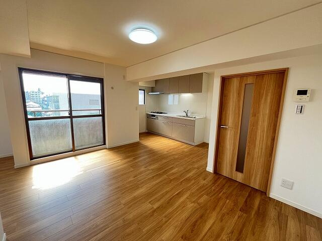 ロイヤル又穂の居間・リビング