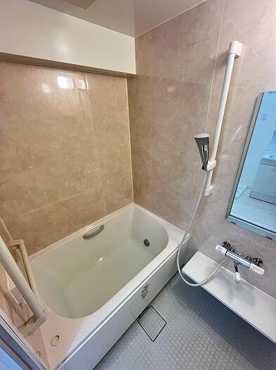 ロイヤル又穂の浴室