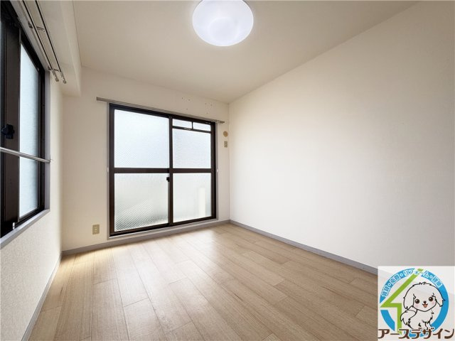 シャトー西明石の洋室