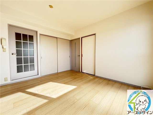 シャトー西明石の洋室