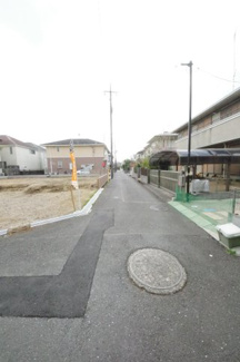 【前面道路含む現地写真】