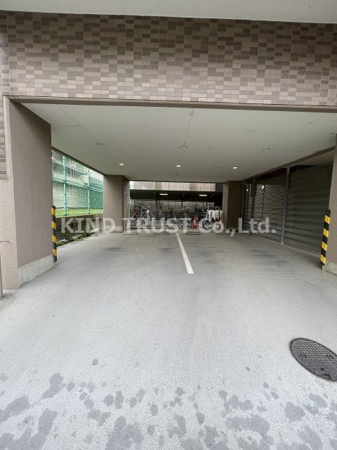 北梅田サニーアパートメントの駐車場|駐車スペースもあります