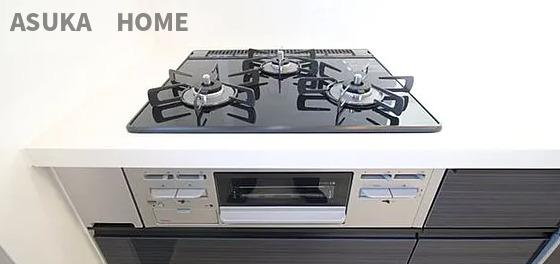 旭区上白根町新築戸建のキッチン|3口コンロ