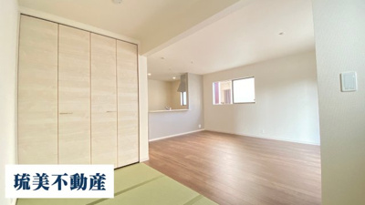 【外観】 | 沖縄市南桃原（全8棟）5号棟 | 5号棟　LDK15.5帖＋畳コーナー3.5帖付き♪