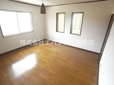 【寝室】 | 千葉寺町貸家 | 開放的な寝室です