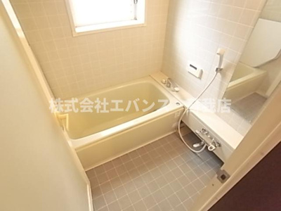 【浴室】 | 千葉寺町貸家 | 落ち着いた空間のお風呂です