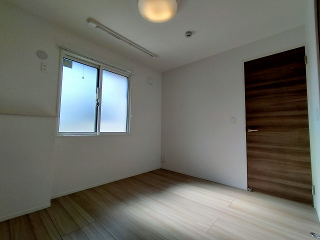 神戸市兵庫区三川口町１丁目のアパートの内装|洋室