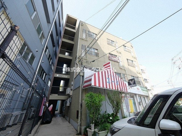 清風マンションの外観