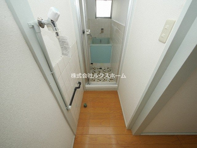 清風マンションの玄関