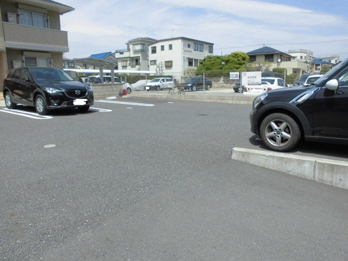 プランドールの駐車場