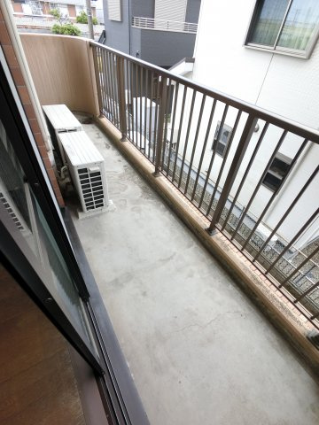 【バルコニー】