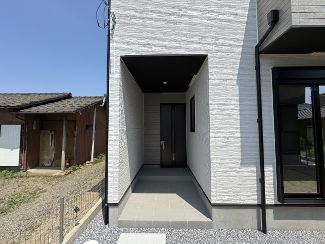 三郷市鷹野５丁目新築戸建（鷹野９期）のエントランス|エントランス・玄関ポーチ