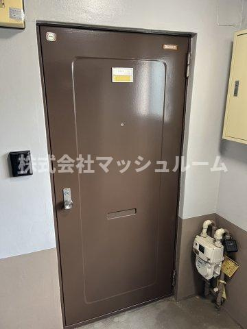 新中野コーポの玄関