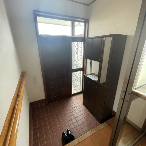 室蘭市白鳥台4丁目21-10戸建の玄関