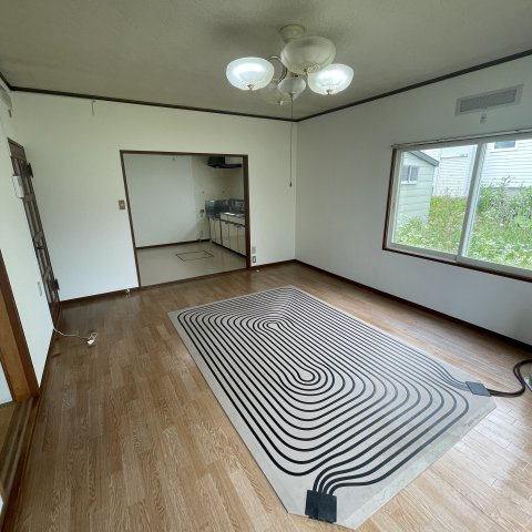 室蘭市白鳥台4丁目21-10戸建の居間・リビング