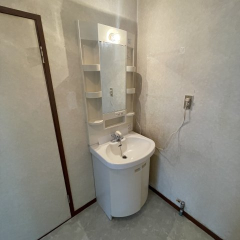 室蘭市白鳥台4丁目21-10戸建の洗面所