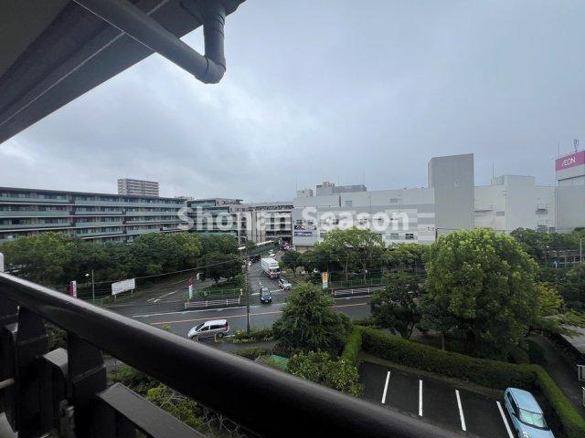 【バルコニー】 | ダイレクトに都心にアクセスできるＪＲ「茅ヶ崎」駅まで徒歩９分◎◎　
毎日の通勤・通学も楽々ですよ♪