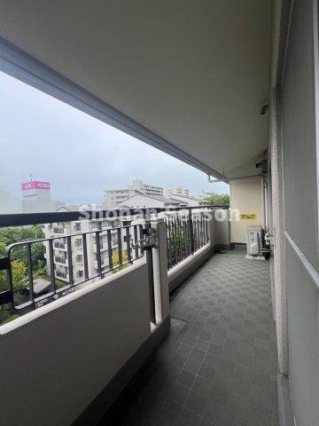 【バルコニー】 | 洗濯物・お布団も気持ち良く乾く、南向きバルコニー◎