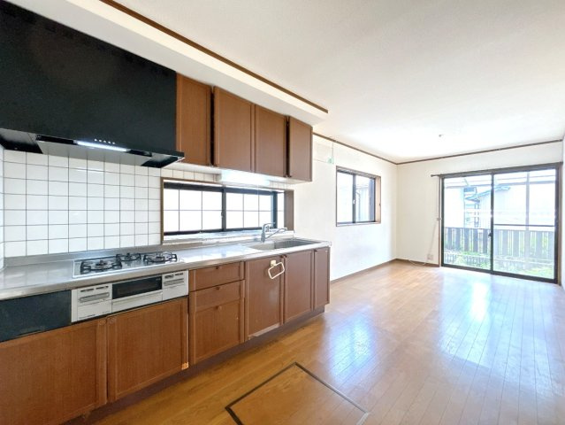 【商談中】リフォーム済中古戸建　一宮市篭屋　平成10年築の居間・リビング