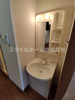 【洗面所】 | サンハイムエコ | 別部屋写真です。