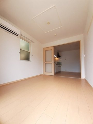 【居間・リビング】 | キャトルセゾン | 明るい色調の室内です