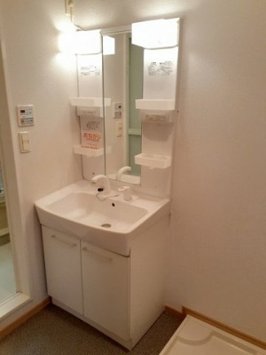 【洗面所】 | キャトルセゾン | 忙しい朝には欠かせない洗面所です