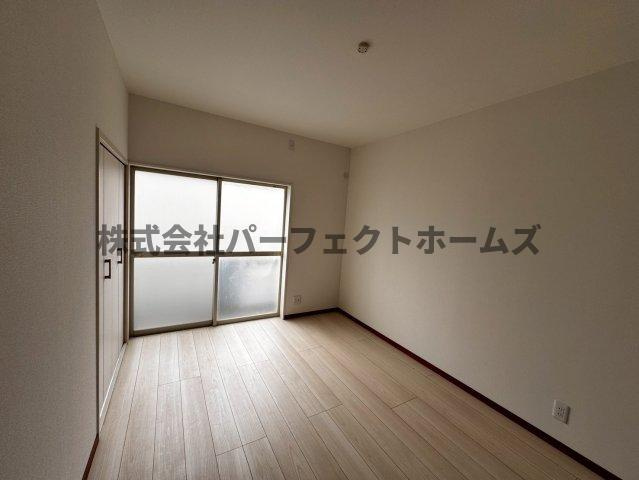 点野1丁目戸建　賃貸の洋室|使い勝手のいい洋室です