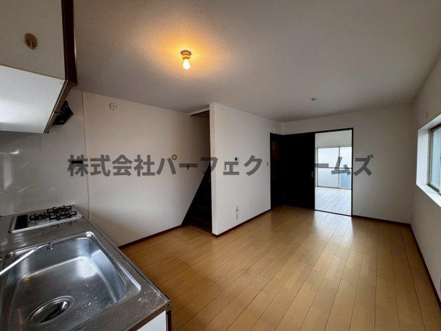 点野1丁目戸建　賃貸の居間・リビング|おしゃれな居間です