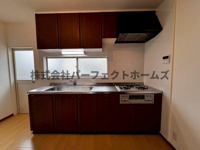 点野1丁目戸建　賃貸のキッチン|お料理しやすいキッチンです