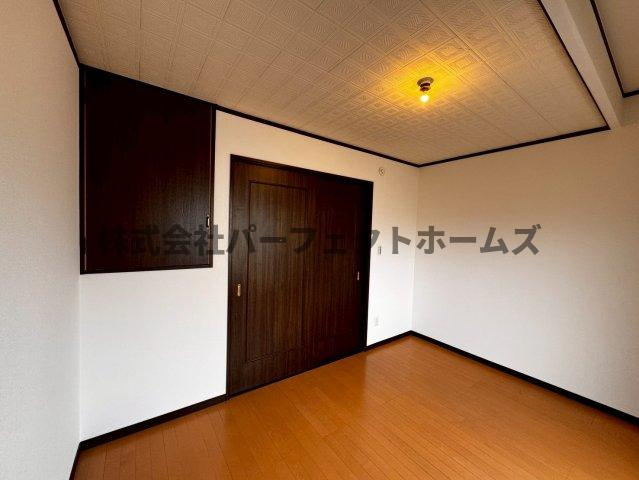 点野1丁目戸建　賃貸の洋室|落ち着いた色調の洋室です