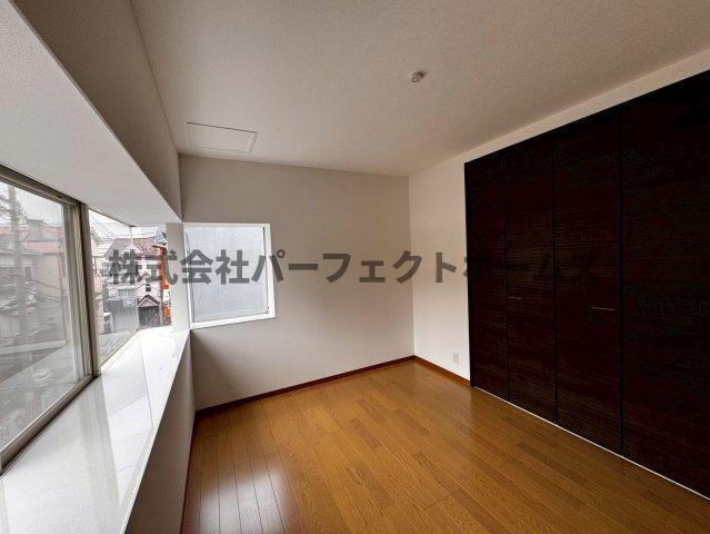 点野1丁目戸建　賃貸の洋室|落ち着いた色調の洋室です