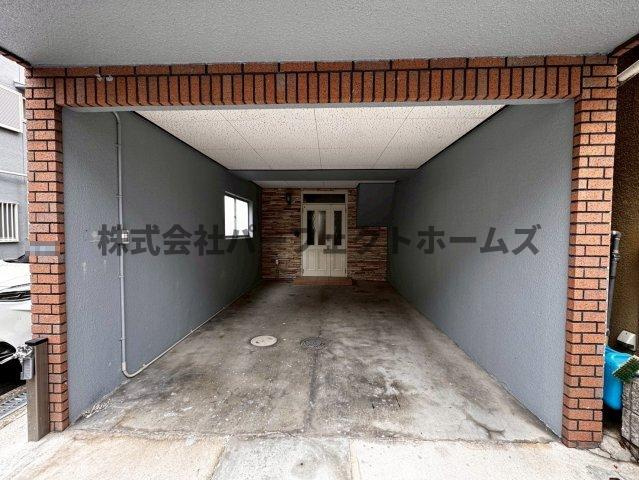 点野1丁目戸建　賃貸の駐車場|駐車スペースもあります