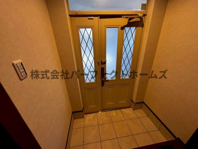 点野1丁目戸建　賃貸の玄関|収納もある玄関です