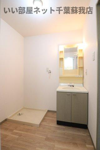 ランドウィン　五番館の洗面所|朝の準備に活躍する、洗髪洗面化粧台！