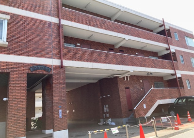 【構造・工法・仕様】 | タック本厚木 | ＲＣ造、Reinforced Concreteは直訳すると補強されたコンクリートです。主に柱や梁・床・壁が鉄筋とコンクリートで構成おり、鉄筋を組んだ型枠にコンクリートを流し込んで固めたものを指します。