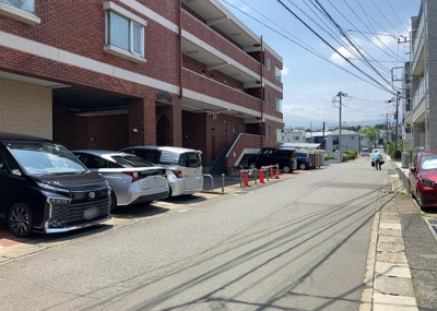 【駐輪場】 | タック本厚木 | マンションの駐輪場は、事前に空きがあるか確認を取ると安心です。せっかく入居したのに駐輪スペースがない！なんてことになったら大変ですよね。そこで、内見時や購入前にはまず事前に確認しておくと良いでしょう。